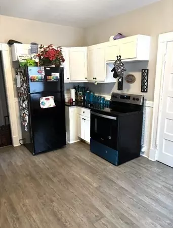 Kitchen - 440 Sumner Ave, Springfield, MA 01108 photo 3 of 4