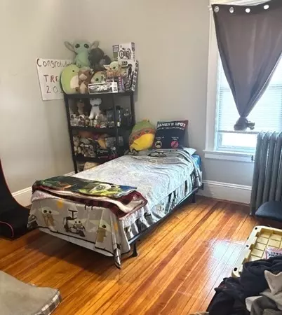 Bedroom - 440 Sumner Ave, Springfield, MA 01108 photo 4 of 5
