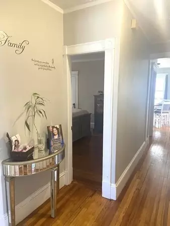 Entry Way - 440 Sumner Ave, Springfield, MA 01108 photo 2 of 3