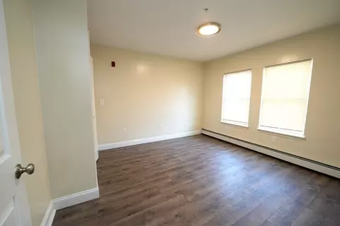 Living - 315 Cambridge St #101B, Worcester, MA 01603 photo 3 of 10