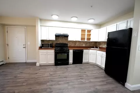 Kitchen - 315 Cambridge St #101B, Worcester, MA 01603 photo 4 of 9