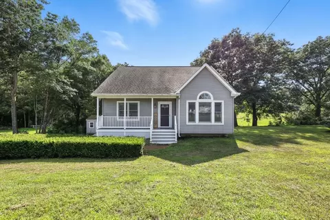 17 Glendale Rd, Southampton, MA 01073