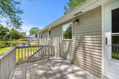 Exterior - 2 Mark St, Manchester, MA 01944 photo 6 of 10