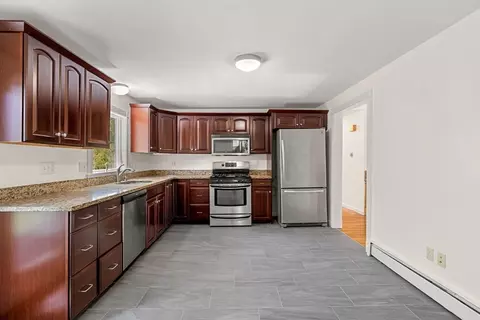 Kitchen - 2 Mark St, Manchester, MA 01944 photo 2 of 2