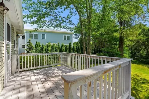 Exterior - 2 Mark St, Manchester, MA 01944 photo 5 of 10
