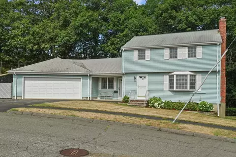64 Spring View Dr, Lynn, MA 01904