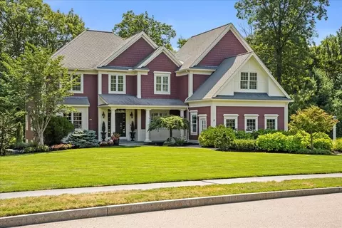 5 Highland Hill Dr, Shrewsbury, MA 01545