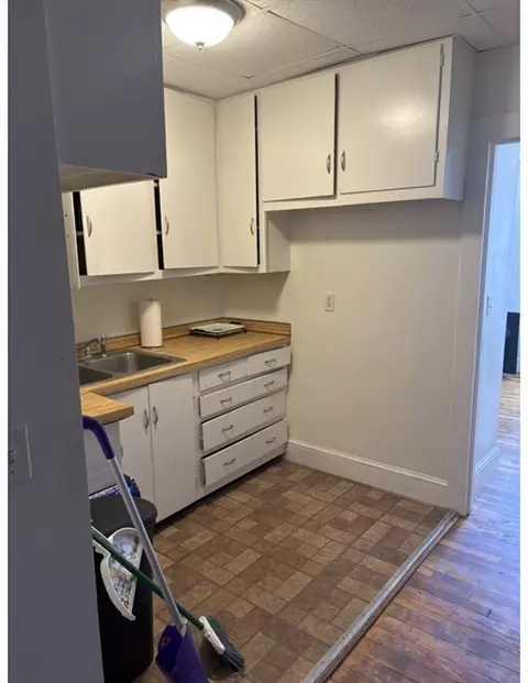 913 Rodman St, Fall River, MA 02721 photo 12