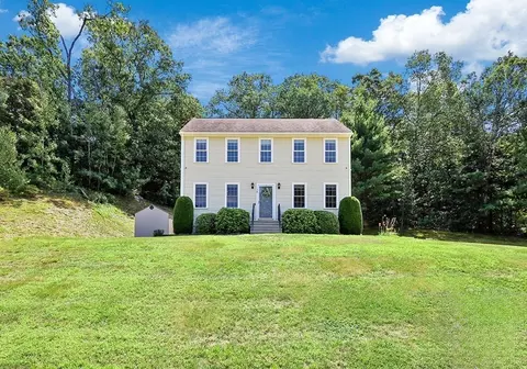 16 Rose Ln, Uxbridge, MA 01569