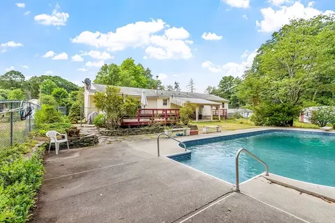 Exterior - 298 Vine St, Athol, MA 01331 photo 2 of 8