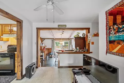 Entry Way - 298 Vine St, Athol, MA 01331 photo 2 of 2