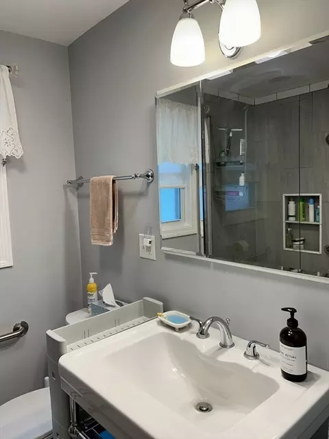 27 Eleanor St, Dedham, MA 02026 photo 18