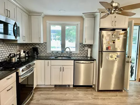 27 Eleanor St, Dedham, MA 02026 photo 3
