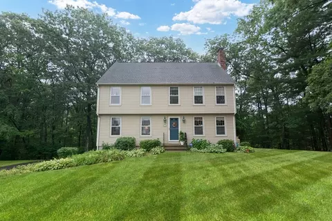 21 Roseberry Dr, Boylston, MA 01505