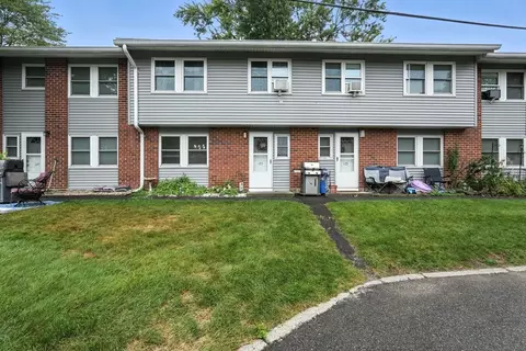 125 Manor Ct #125, Springfield, MA 01118