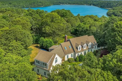 663 Crowells Bog Rd, Brewster, MA 02631