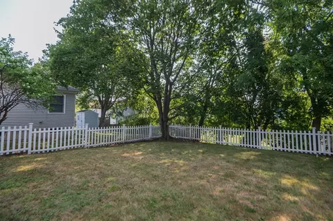 5 Florence St, Danvers, MA 01923 photo 9