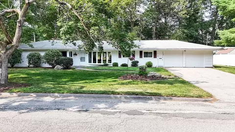 49 Barry Rd, Worcester, MA 01609
