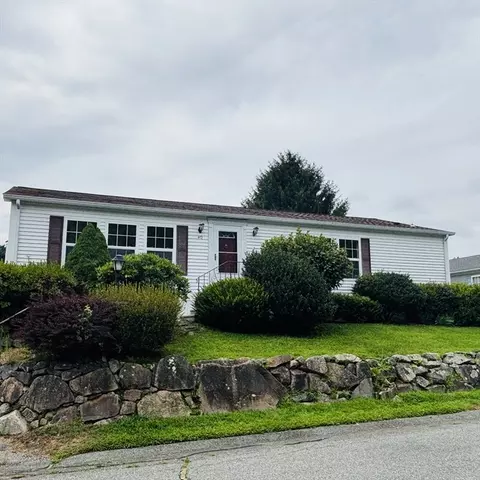 40 Jill Marie Dr, Carver, MA 02330