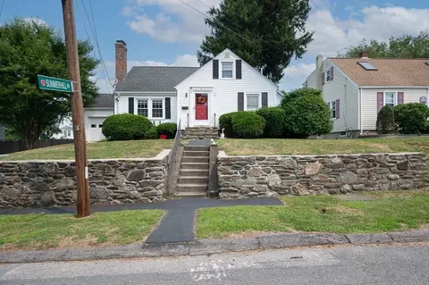 8 Claffey Ave, Worcester, MA 01606 photo 2