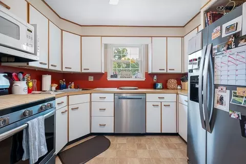 8 Claffey Ave, Worcester, MA 01606 photo 9