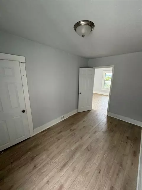 5 Winthrop St, Worcester, MA 01604 photo 3