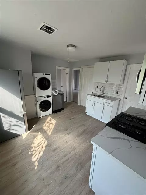 5 Winthrop St, Worcester, MA 01604 photo 12