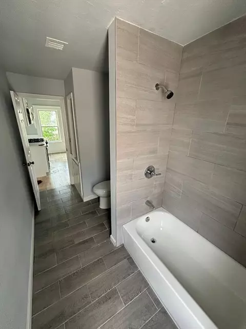 5 Winthrop St, Worcester, MA 01604 photo 7