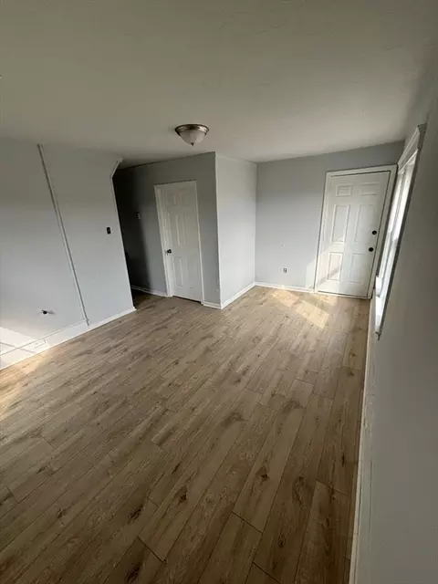 5 Winthrop St, Worcester, MA 01604 photo 6