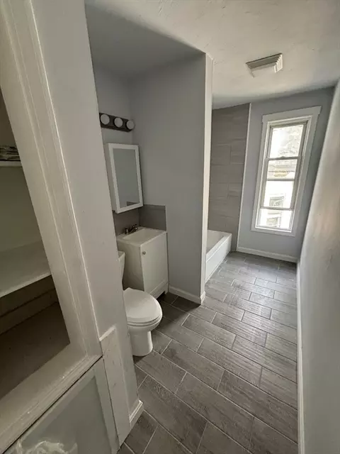 5 Winthrop St, Worcester, MA 01604 photo 8