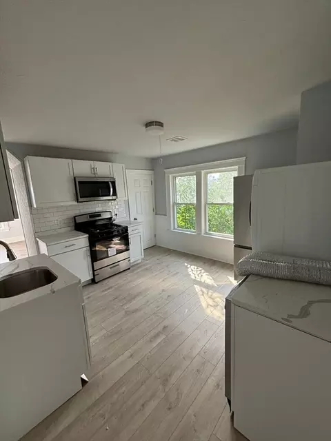 5 Winthrop St, Worcester, MA 01604 photo 11