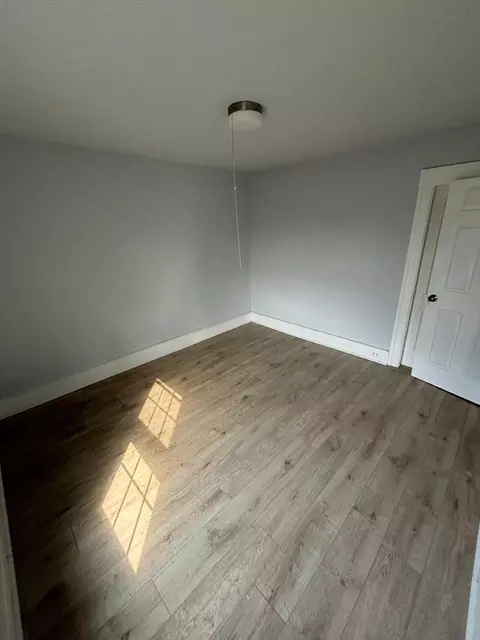 5 Winthrop St, Worcester, MA 01604 photo 4