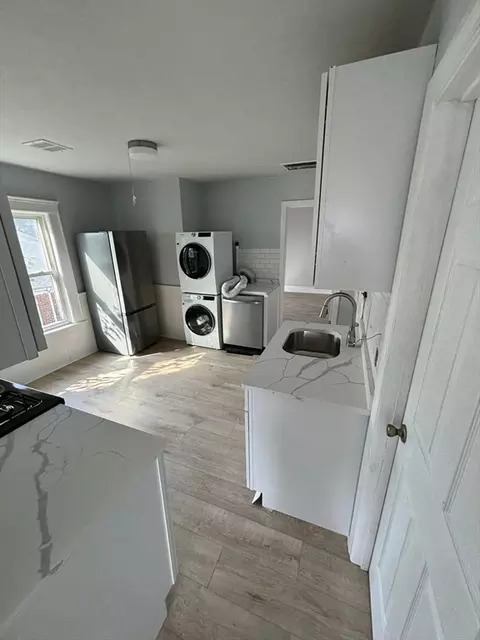 5 Winthrop St, Worcester, MA 01604 photo 13