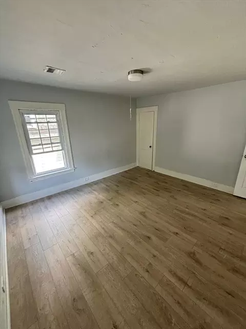 5 Winthrop St, Worcester, MA 01604 photo 16