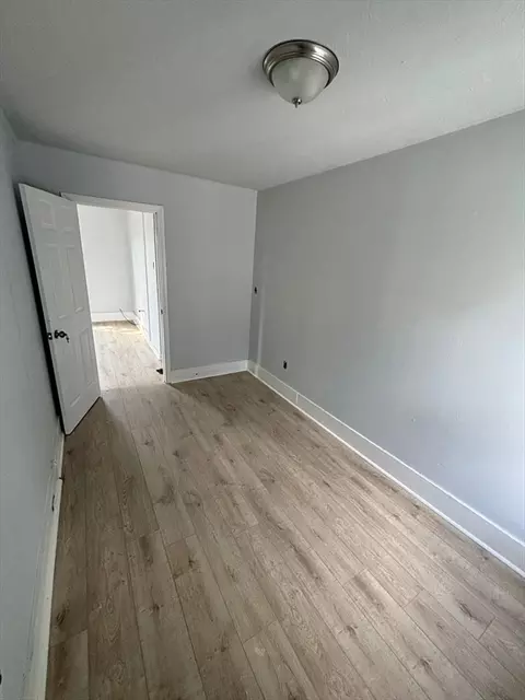 5 Winthrop St, Worcester, MA 01604 photo 2