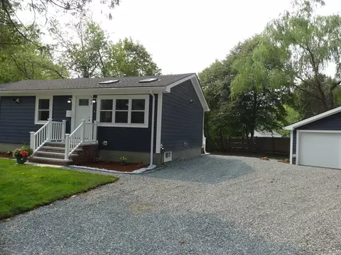106 Hull St, Beverly, MA 01915