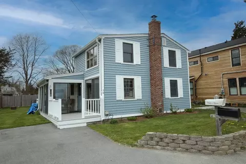 76 Cottage Rd, Newbury, MA 01951