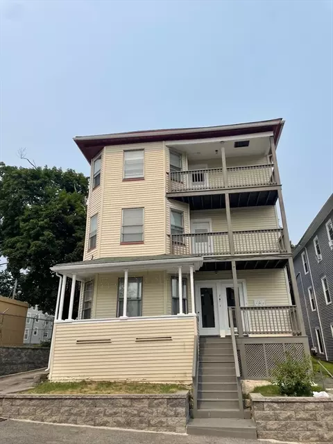 7 Wyman St, Worcester, MA 01610
