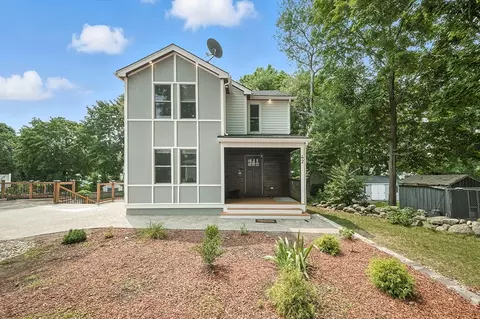 42 Oak St E, Braintree, MA 02184