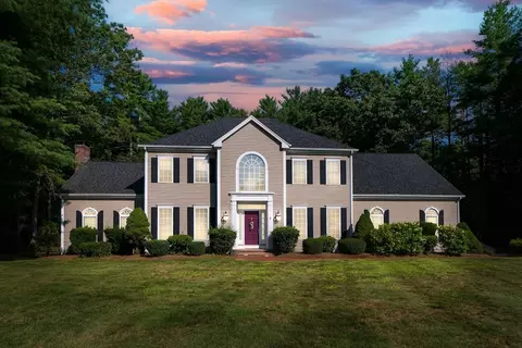 7 River Bend Rd, Upton, MA 01568