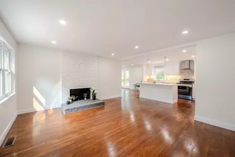 76 Plain Rd, Westford, MA 01886