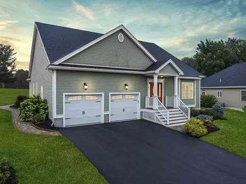 75 Front 9 Dr #75, Haverhill, MA 01832