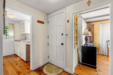 10 Circle St, Marblehead, MA 01945 photo 16