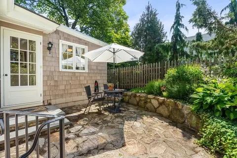 10 Circle St, Marblehead, MA 01945 photo 21