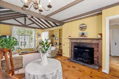10 Circle St, Marblehead, MA 01945 photo 9