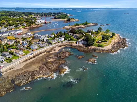 10 Circle St, Marblehead, MA 01945 photo 25