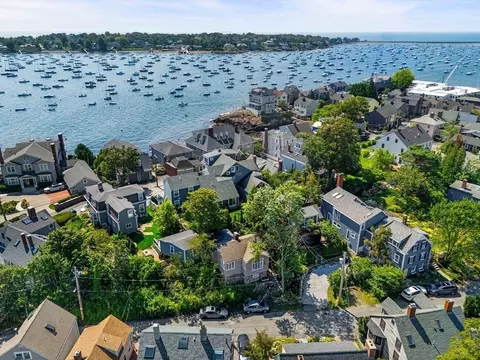 10 Circle St, Marblehead, MA 01945 photo 27