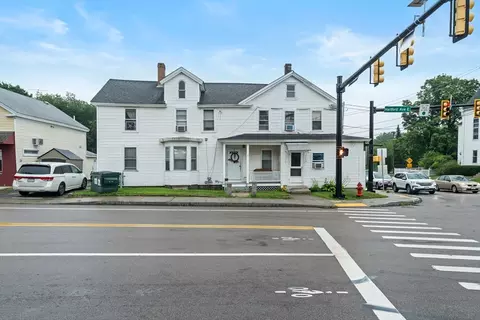 1 Hartford Ave W, Uxbridge, MA 01569