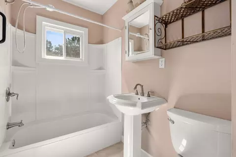 95 Tiffany St, Springfield, MA 01108 photo 6