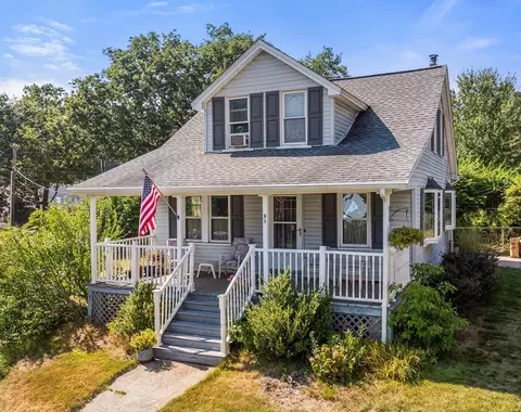 95 Tiffany St, Springfield, MA 01108